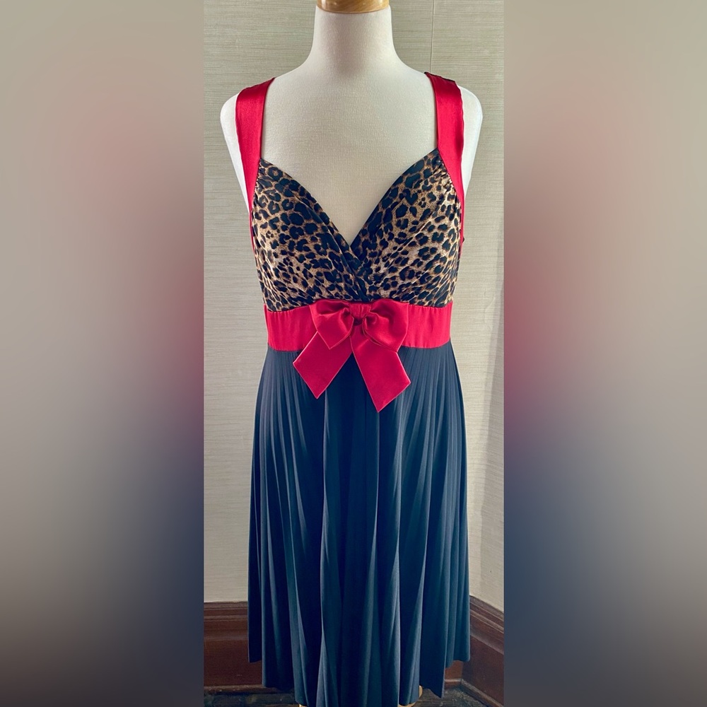 1X Vintage 90s Y2k Taboo Black and leopard Print Red Satin Bow and trim.
